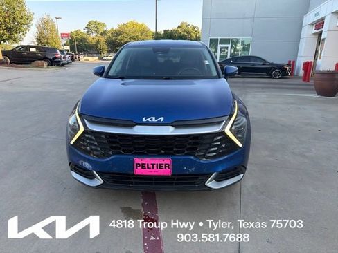 Used 2024 Kia Sportage EX FWD image 2