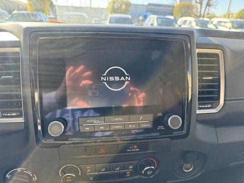 Used 2022 Nissan Frontier SV image 16