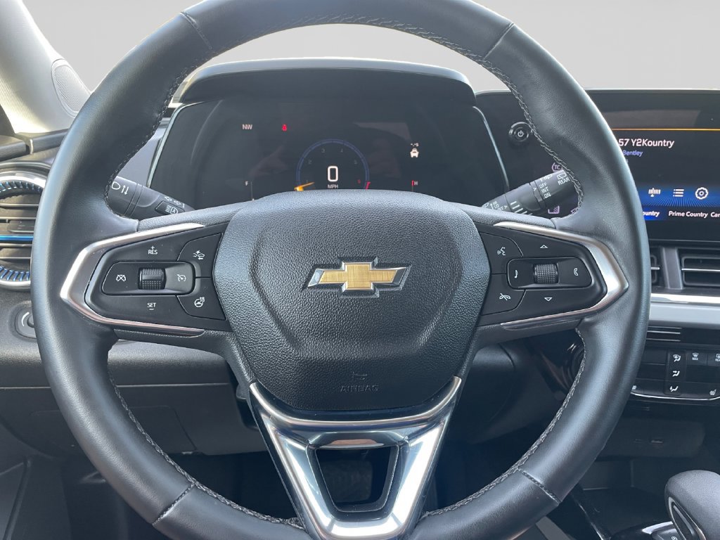 Used 2025 Chevrolet Trax LT w/ Driver Confidence Package FWD image 24