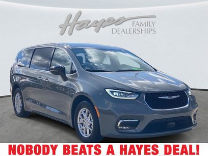 Certified 2025 Chrysler Pacifica Select