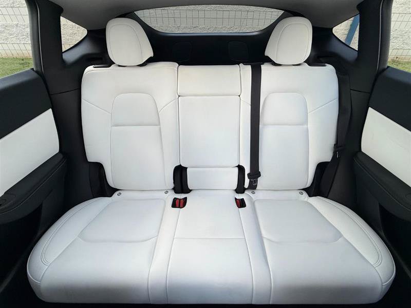 Used 2022 Tesla Model Y Long Range AWD/4WD image 12