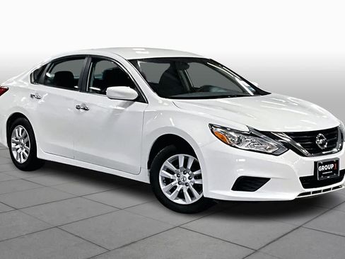 Used 2017 Nissan Altima 2.5 S image 2