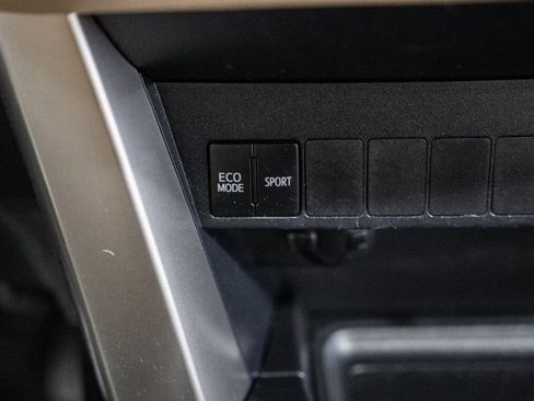 Used 2015 Toyota RAV4 XLE image 22