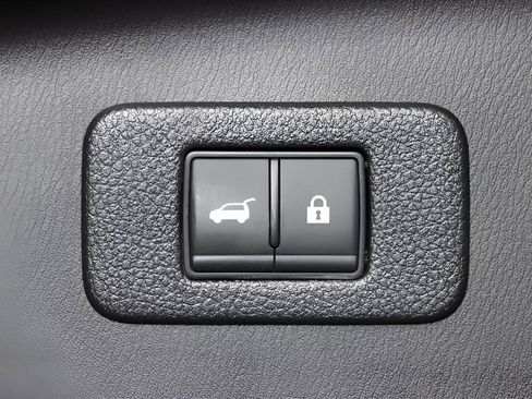 Used 2024 Nissan Armada Platinum w/ Captain's Chairs Package image 9