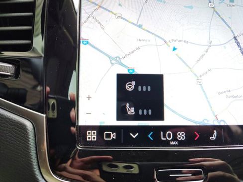 Used 2024 Volvo XC90 B6 Plus w/ Protection Package Premier image 27