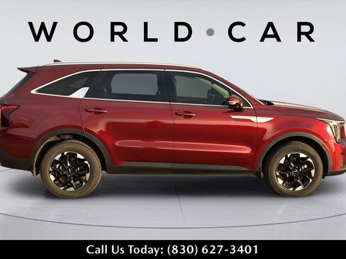 Certified 2025 Kia Sorento S AWD/4WD image 3