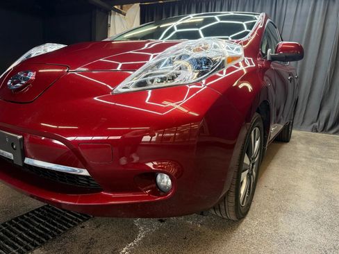 Used 2017 Nissan Leaf SL w/ Premium Package image 11