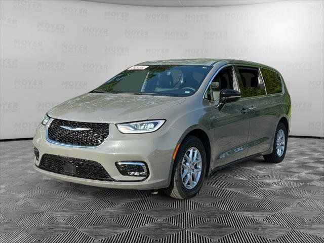 Certified 2025 Chrysler Pacifica Select FWD image 1