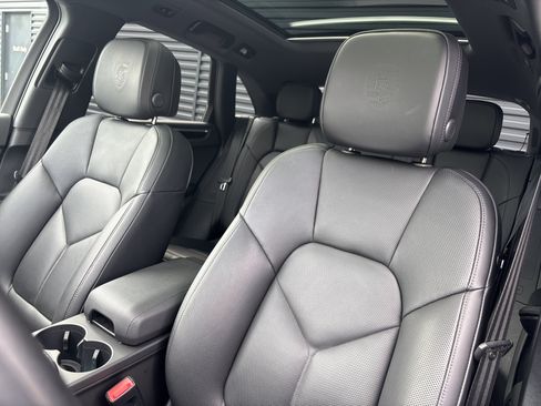 Certified 2025 Porsche Macan image 25