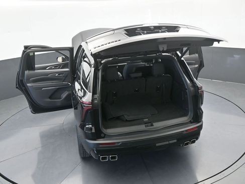 Used 2025 Chevrolet Traverse LT w/ Midnight/Sport Edition image 77