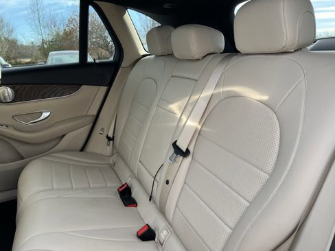 Certified 2018 Mercedes-Benz GLC 300 4MATIC image 33