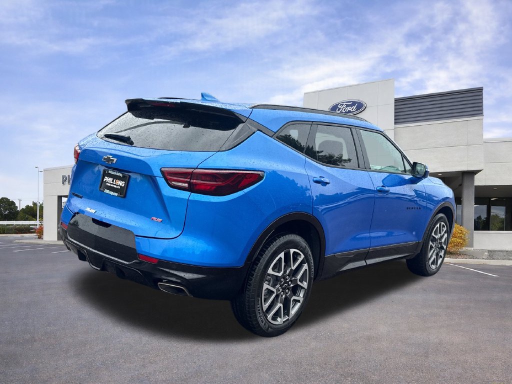 Used 2025 Chevrolet Blazer RS FWD image 9
