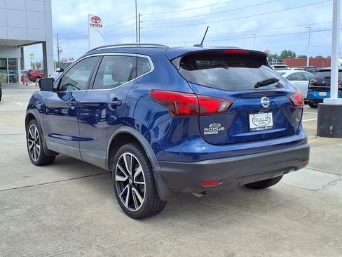 Used 2018 Nissan Rogue Sport SL w/ SL Premium Package FWD image 8