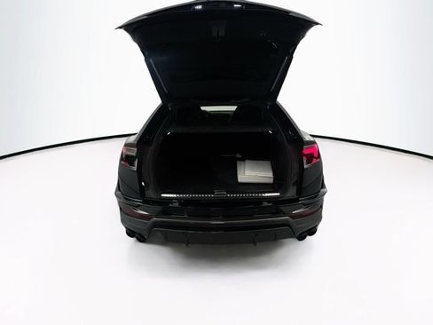 Used 2024 Lamborghini Urus Performante AWD/4WD image 28