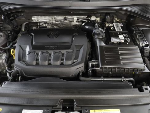 Certified 2023 Volkswagen Tiguan SE R-Line FWD image 22