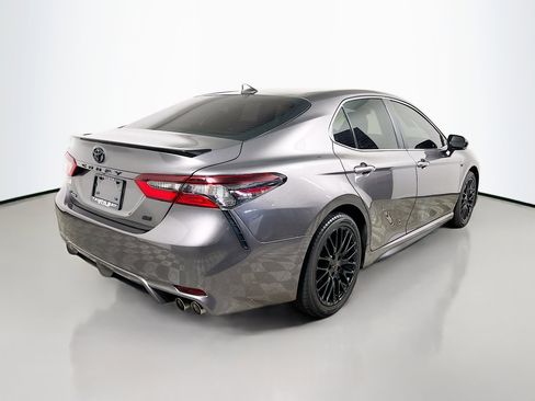 Used 2024 Toyota Camry SE image 4