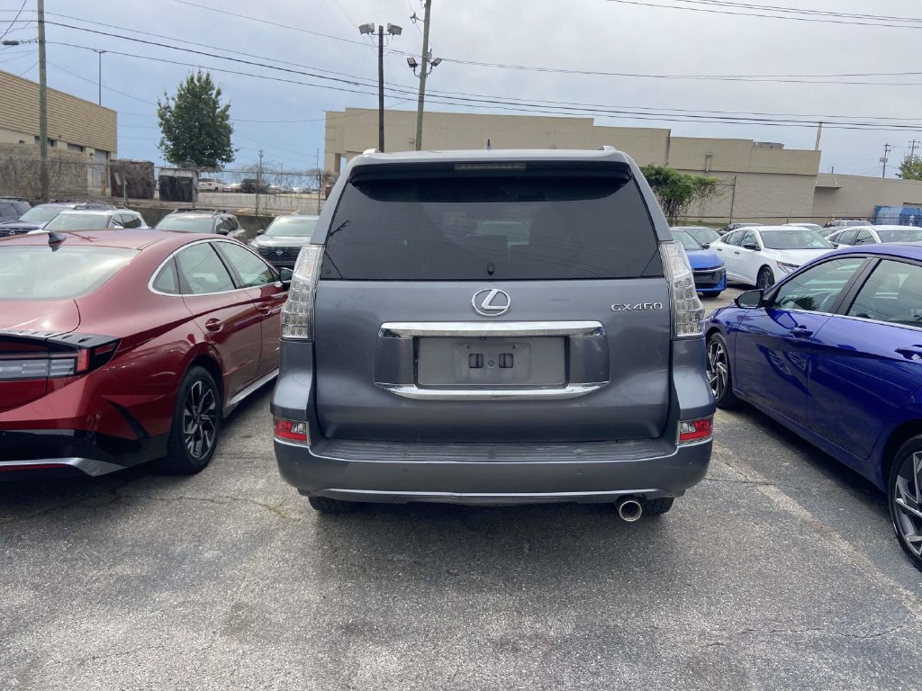 Used 2015 Lexus GX 460 w/ Premium Package AWD/4WD image 3