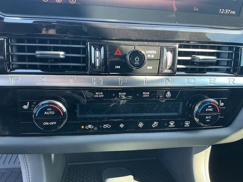 New 2026 Nissan Pathfinder SL image 17