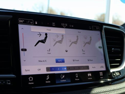 Used 2026 Chrysler Pacifica Select image 34