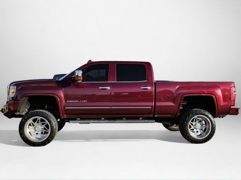 Used 2016 GMC Sierra 2500 Denali w/ Duramax Plus Package image 9