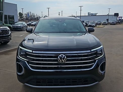 New 2026 Volkswagen Atlas SE FWD image 2