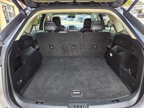 Used 2021 Ford Edge SEL w/ Convenience Package image 17