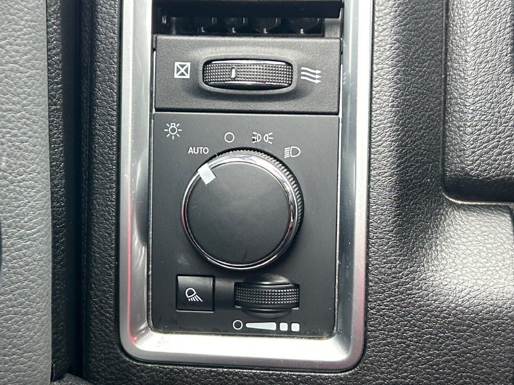 Used 2024 RAM 1500 Classic SLT AWD/4WD image 27