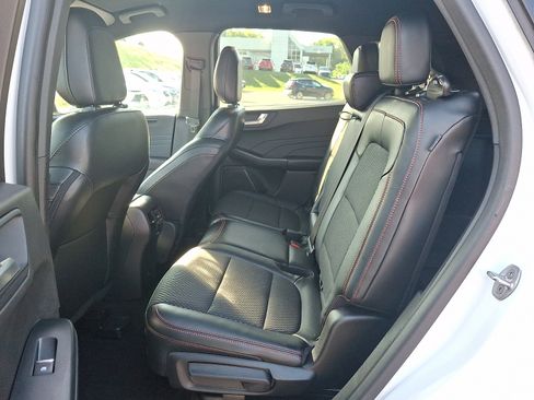 Used 2023 Ford Escape ST-Line Select AWD/4WD image 10