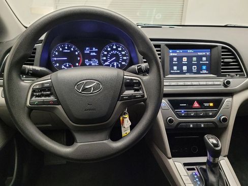 Used 2017 Hyundai Elantra SE image 22