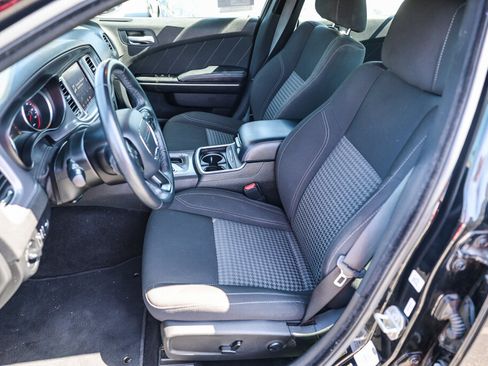 Used 2023 Dodge Charger SXT RWD image 11
