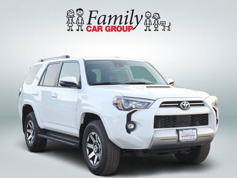 Used 2023 Toyota 4Runner TRD Off-Road Premium AWD/4WD image 2