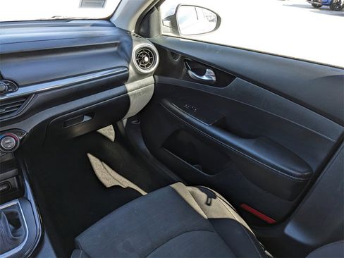 Used 2019 Kia Forte S image 18