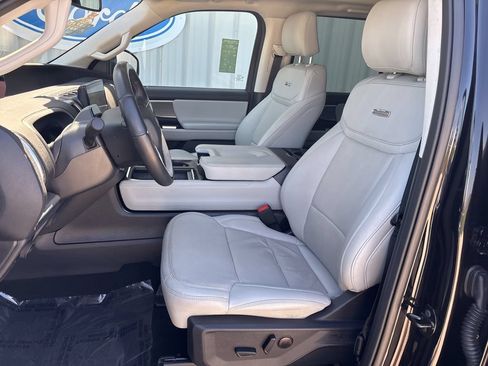 Used 2025 Ford Expedition Max Platinum w/ Driver's Package AWD/4WD image 13
