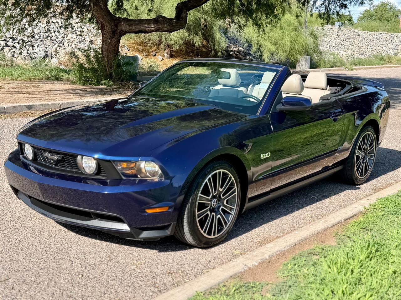 Used 2012 Ford Mustang GT Premium w/ Security Pkg RWD image 1