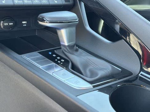 Certified 2025 Hyundai Elantra Limited image 25