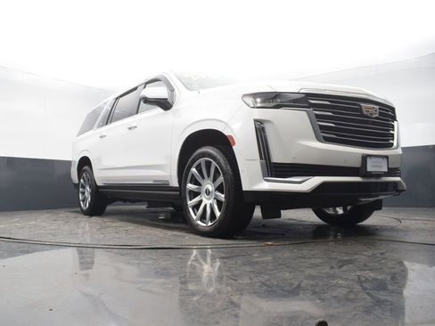 Used 2023 Cadillac Escalade ESV Premium Luxury Platinum w/ Heavy-Duty Trailer Package image 50