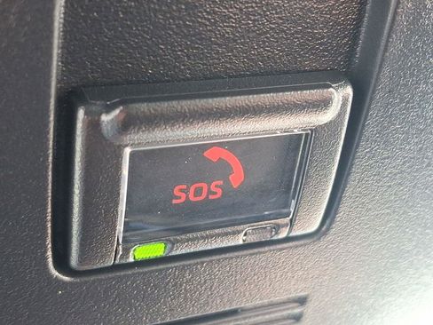 Used 2022 Toyota Camry SE image 25