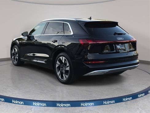 Used 2022 Audi e-tron Premium image 6