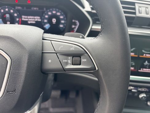 Used 2025 Audi Q3 2.0T Premium w/ Convenience Package image 23