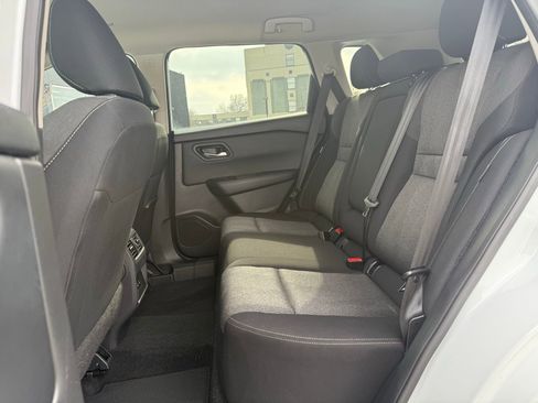 Used 2024 Nissan Rogue SV image 33