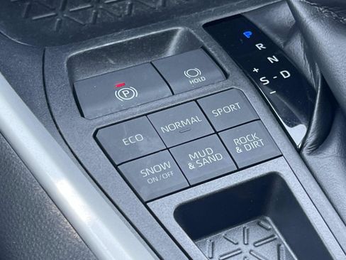 Used 2020 Toyota RAV4 XLE w/ Convenience Package AWD/4WD image 32