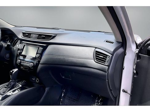 Used 2019 Nissan Rogue SL AWD/4WD image 26