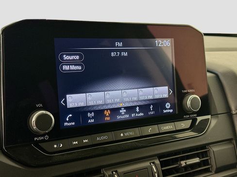 Used 2024 Nissan Pathfinder S image 21