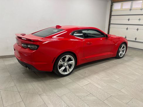 Used 2021 Chevrolet Camaro SS RWD image 6