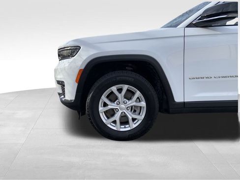 Used 2023 Jeep Grand Cherokee L Limited image 9