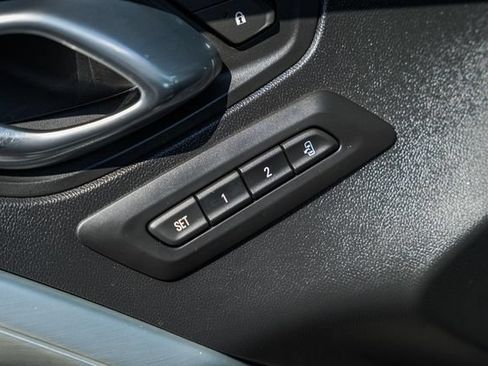 Used 2018 Chevrolet Camaro SS RWD image 38