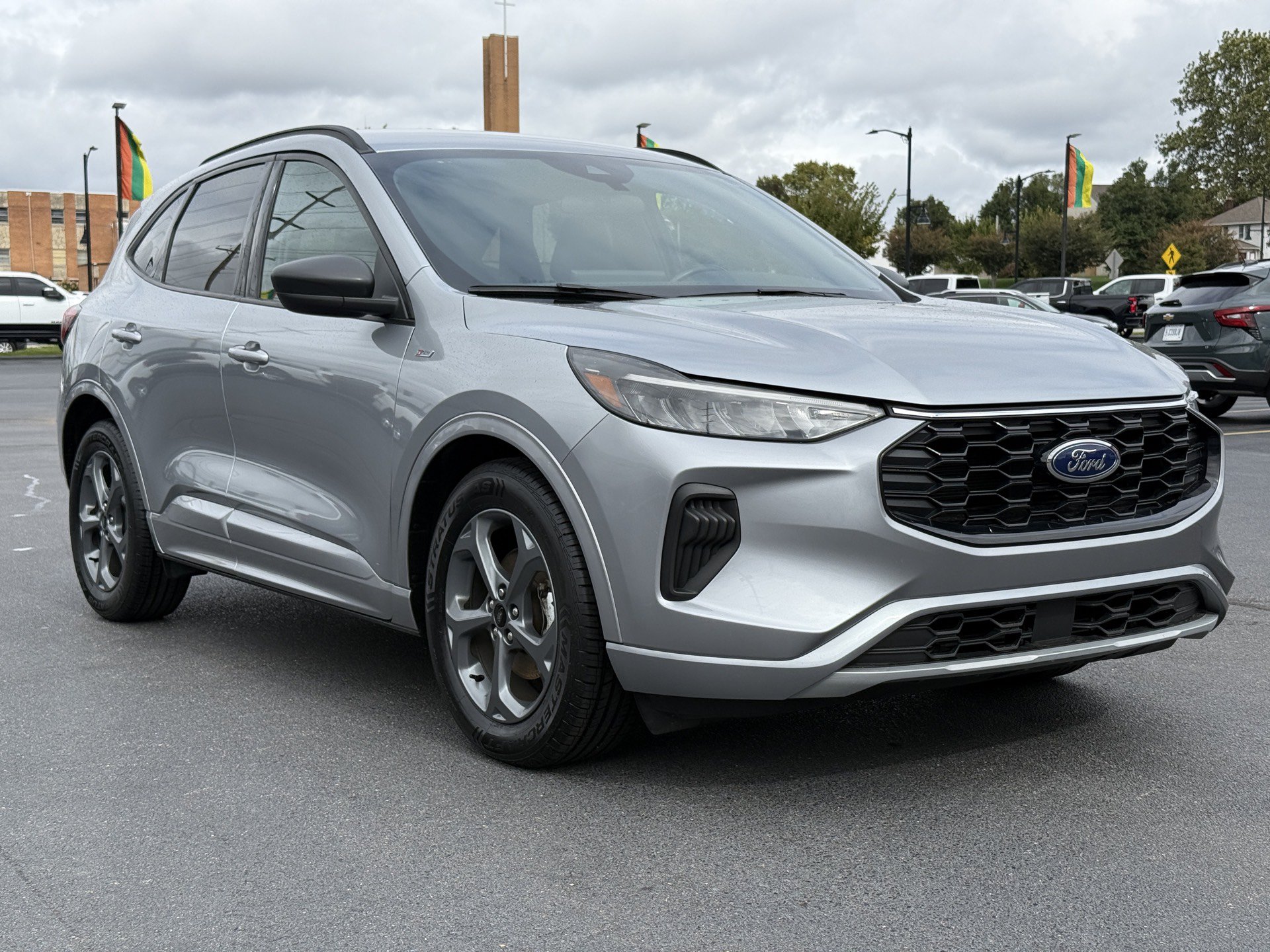 Used 2023 Ford Escape ST-Line w/ Tech Pack #1 FWD image 2