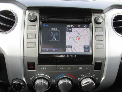 Used 2017 Toyota Tundra SR5 image 11