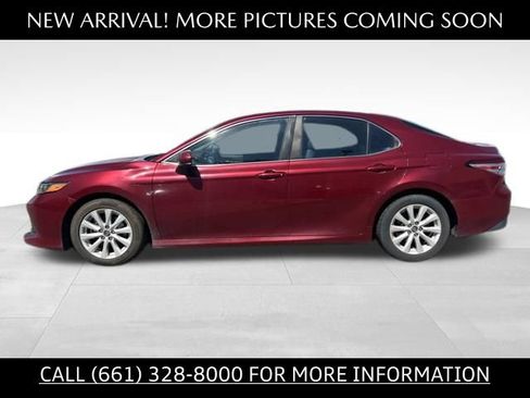 Used 2019 Toyota Camry LE w/ Carpet Mat Package FWD image 2