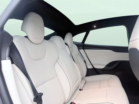 Used 2023 Tesla Model S Plaid image 46